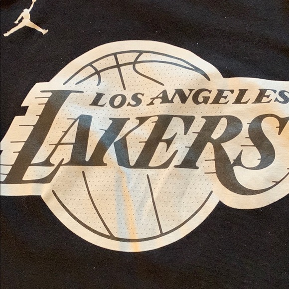Nike Los Angeles Lakers -LeBron James Black Lakers Tee with Red Accents - Picture 3 of 4